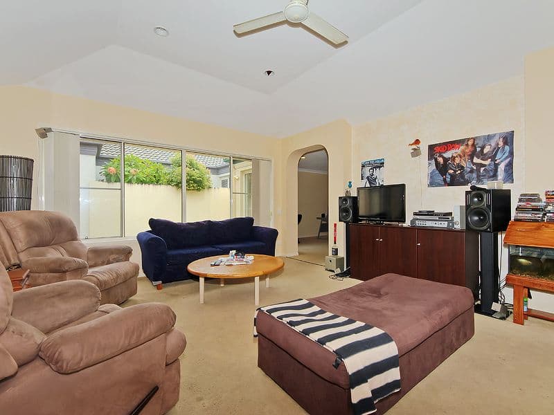 1  Cedarwood Crescent, ROBINA QLD 4226, Robina - Thumbnail 2