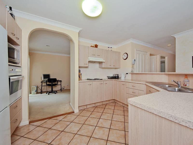 1  Cedarwood Crescent, ROBINA QLD 4226, Robina - Thumbnail 4