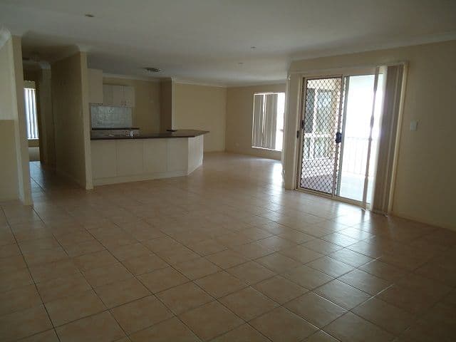 1 Tralee Court, CARRARA QLD 4211, Carrara - Thumbnail 4