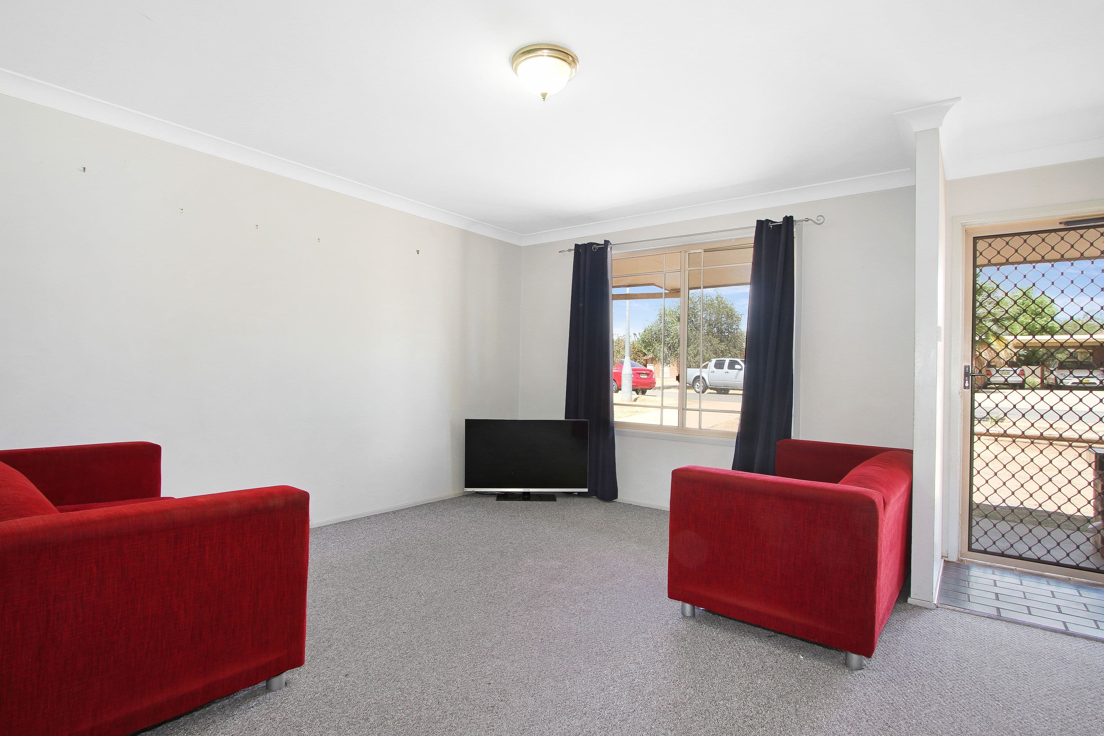10 Caley Close, Tamworth NSW 2340, Tamworth - Thumbnail 2