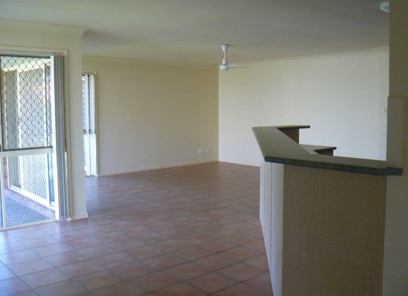 17 Westlake Court, SIPPY DOWNS QLD 4556, Sippy Downs - Thumbnail 4