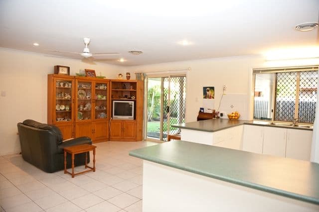 21 Windsor Street, GLENELLA QLD 4740, Glenella - Thumbnail 8