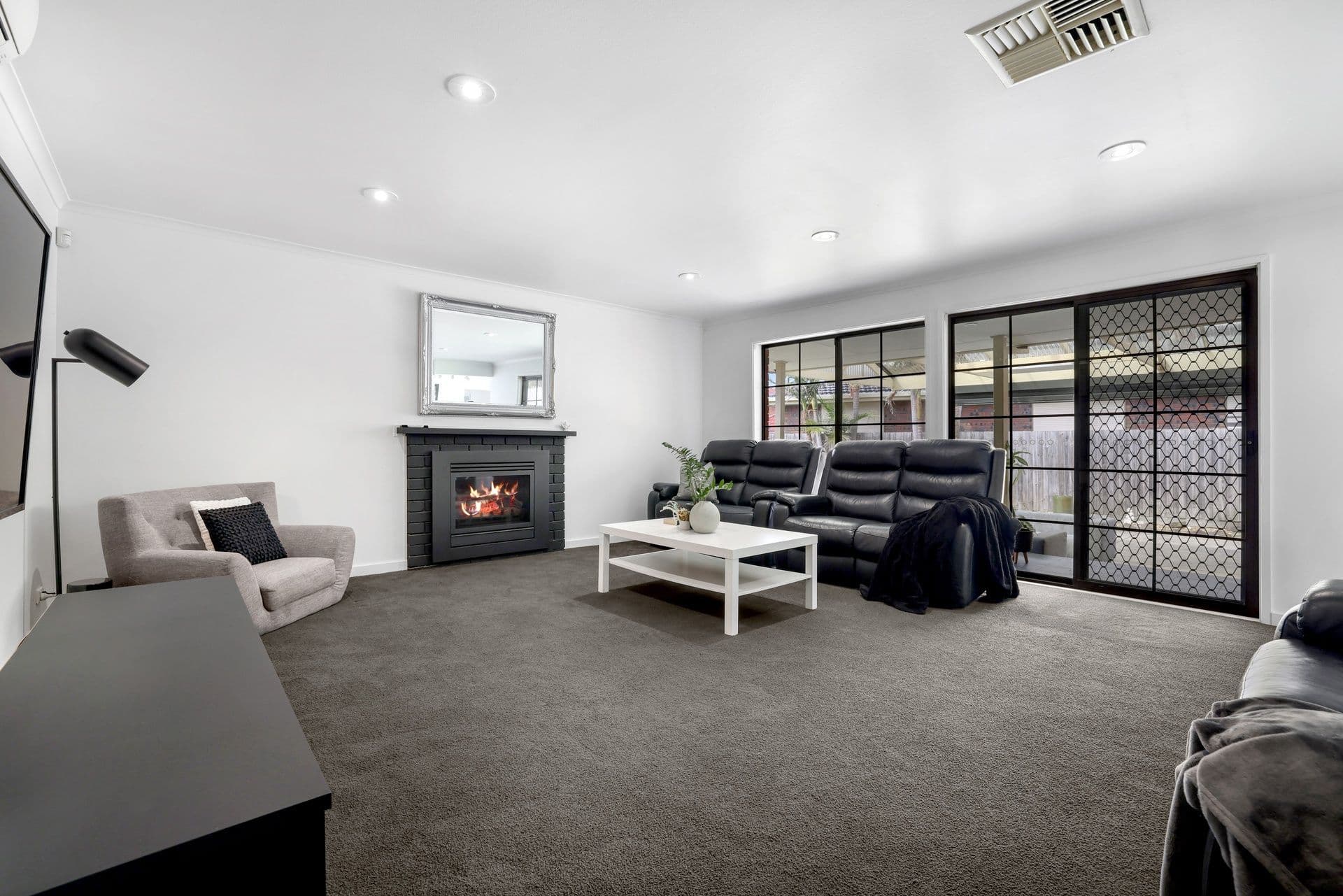 2 Huckson Rise, Dandenong North VIC 3175, Dandenong North - Thumbnail 2