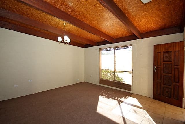 34 Hawthorne Street, SADLIERS CROSSING QLD 4305, Sadliers Crossing - Thumbnail 3