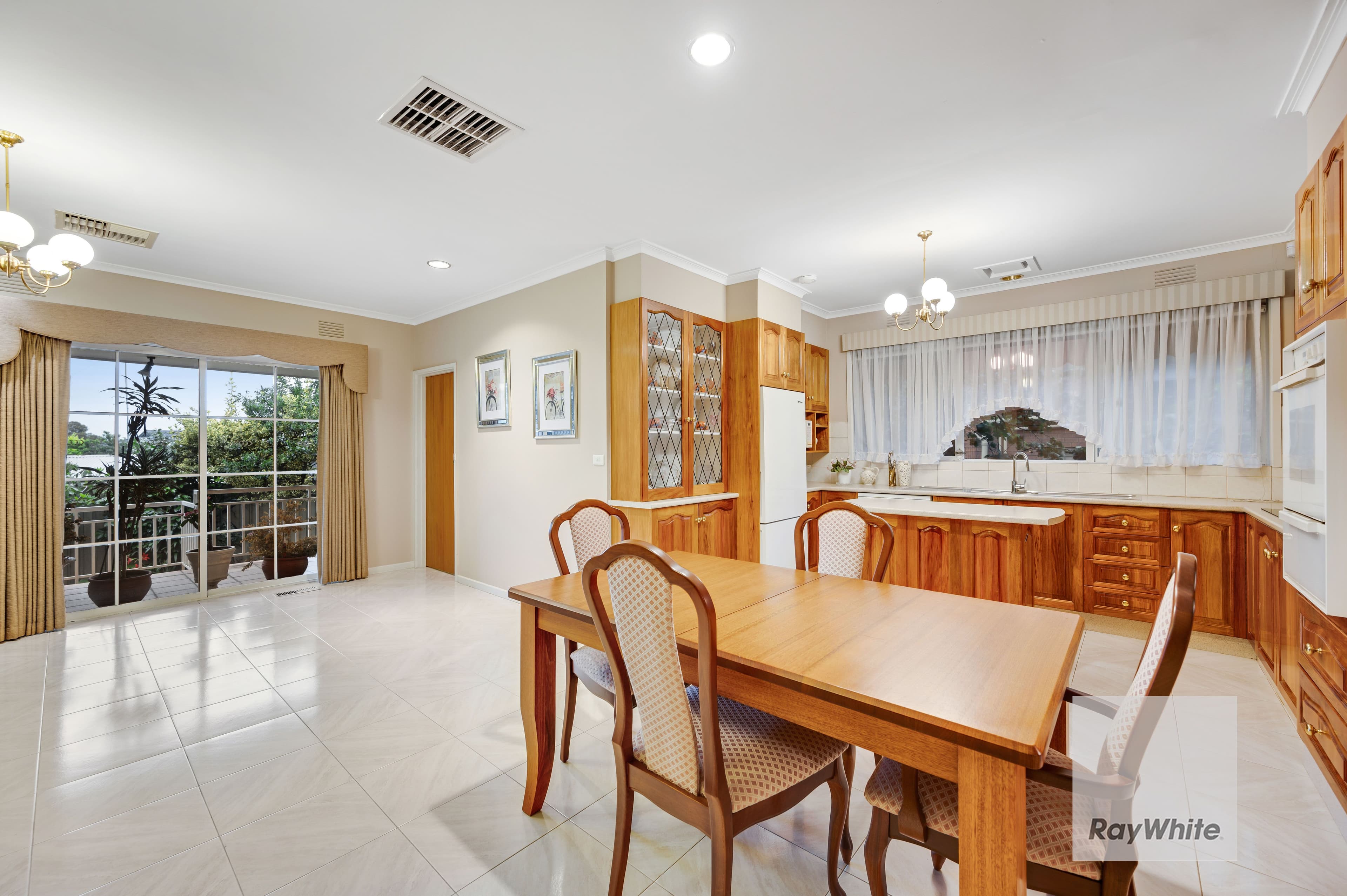 4 Costain Court, Gladstone Park VIC 3043, Gladstone Park - Thumbnail 3