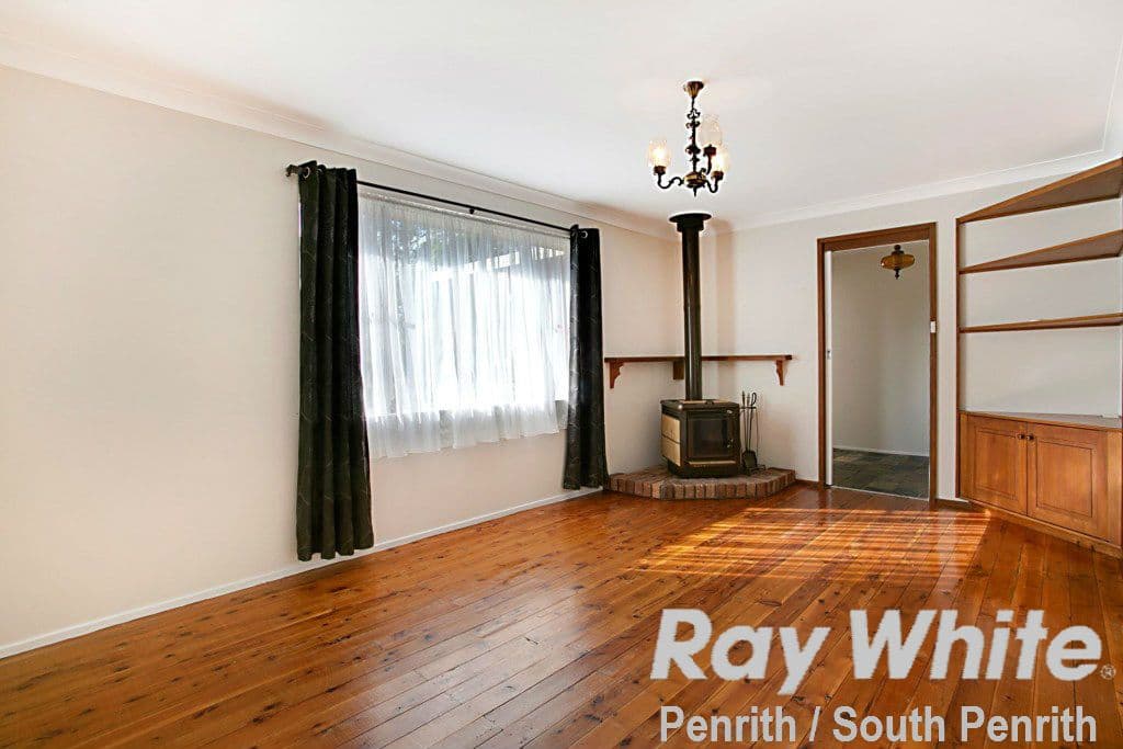 16 Epping Close, Cambridge Park - Thumbnail 2