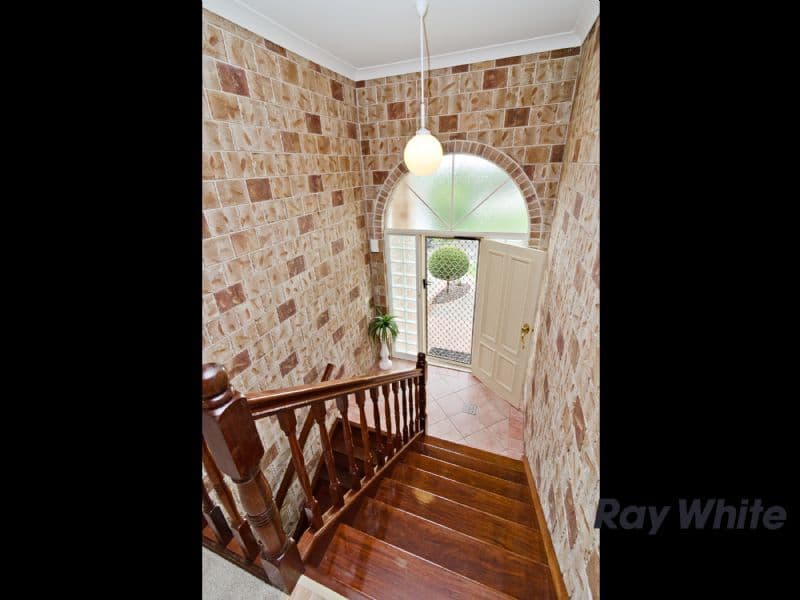 4 Dallas Court, ARANA HILLS QLD 4054, Arana Hills - Thumbnail 2