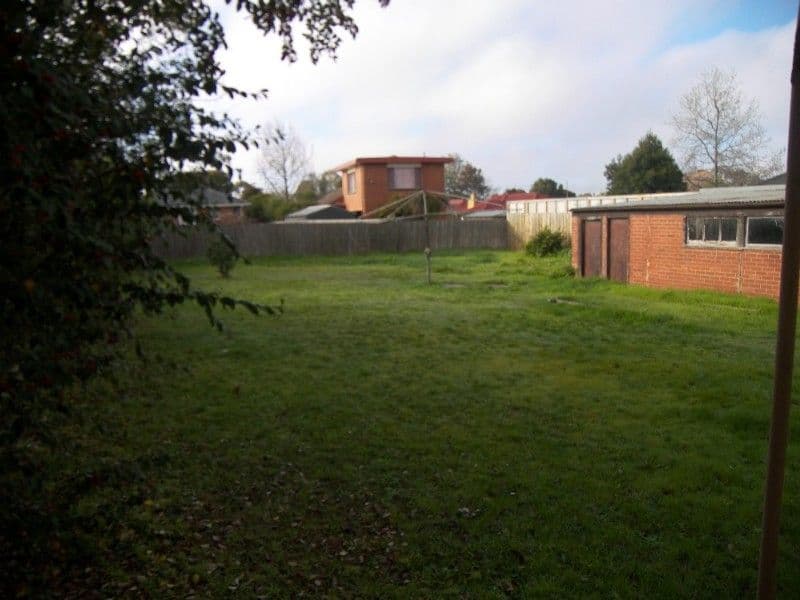 72 Leeds Road, MOUNT WAVERLEY VIC 3149, Mount Waverley - Thumbnail 3