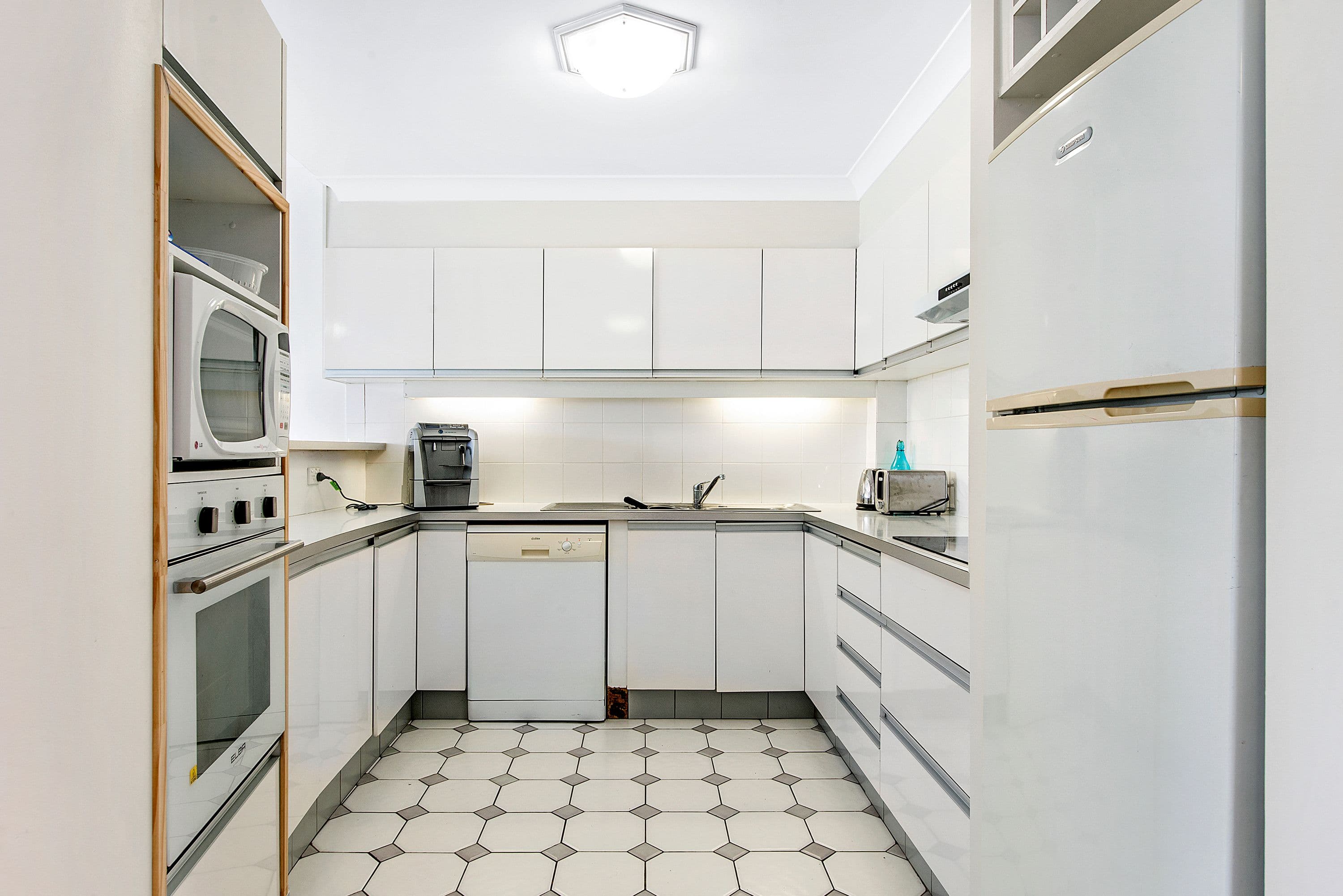 2D 'The Arc' 11 Eady Avenue, Broadbeach Waters QLD 4218, Broadbeach Waters - Thumbnail 5