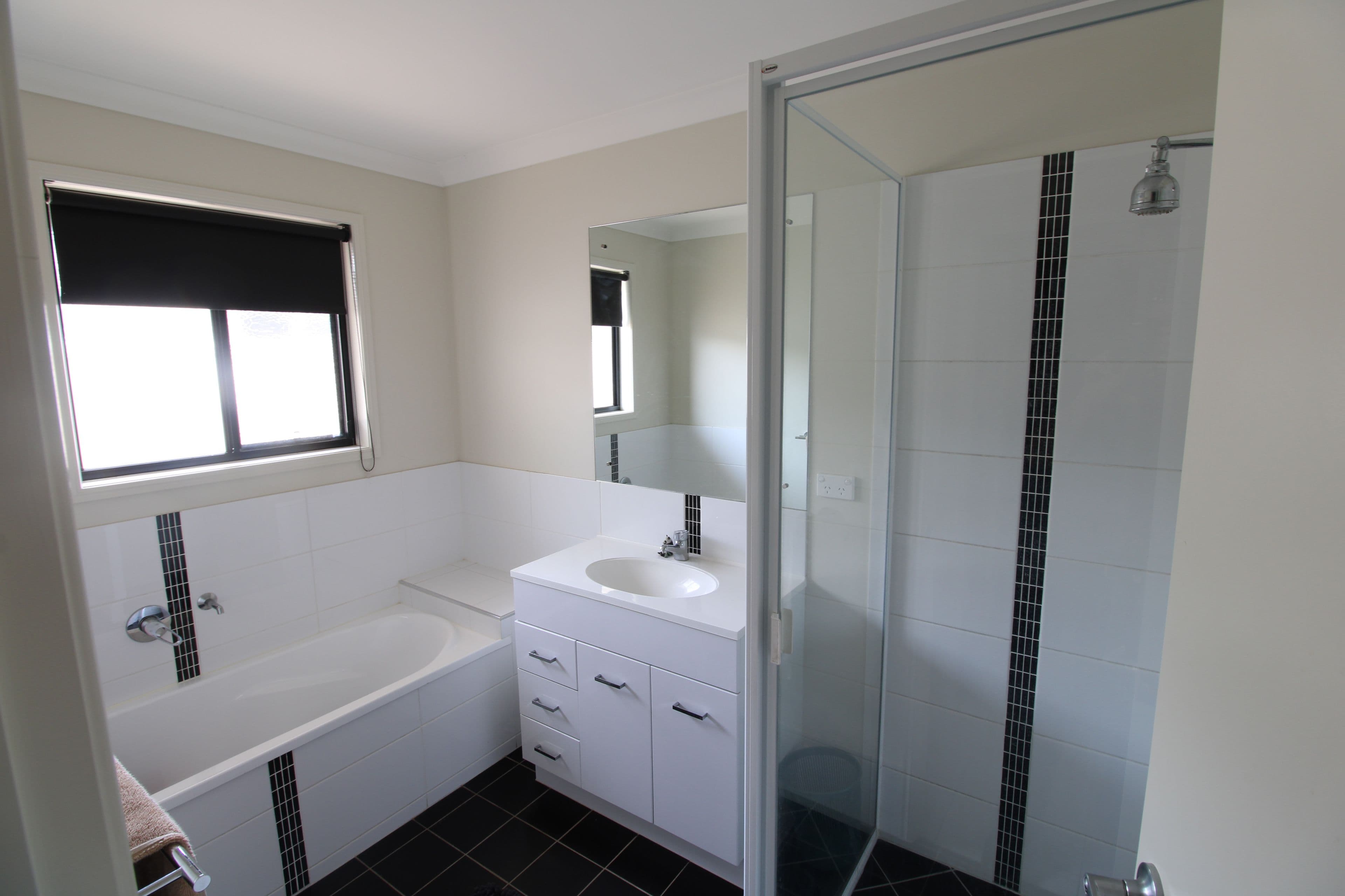 36 Lakeside Drive, Emerald QLD 4720, Emerald - Thumbnail 6