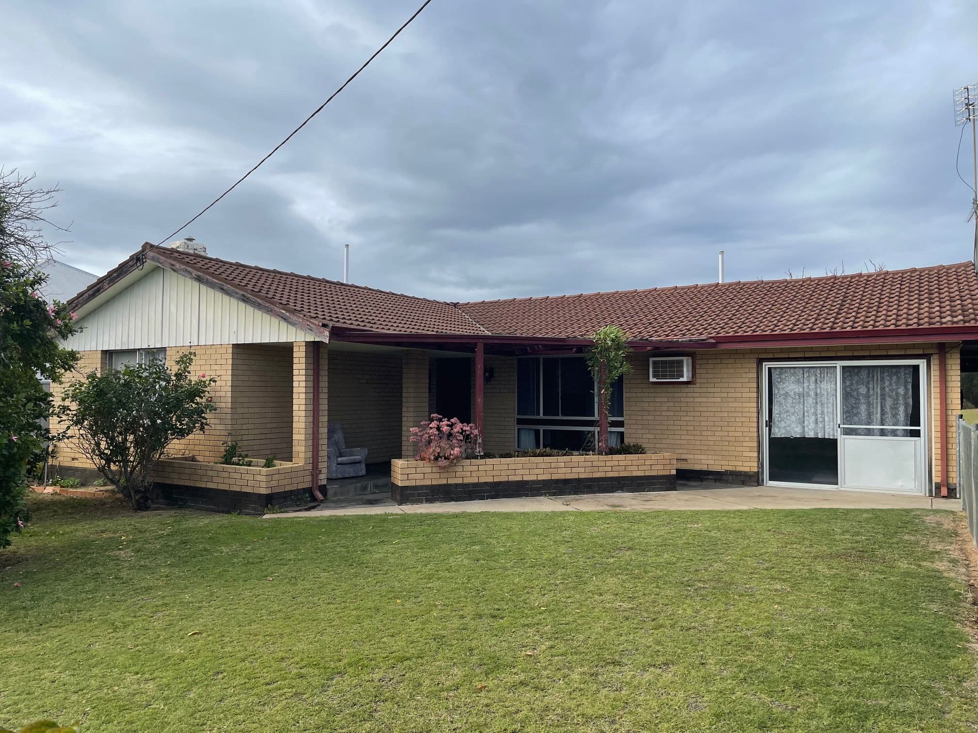 8 Hunts Road, Dongara WA 6525, Dongara - Thumbnail 2