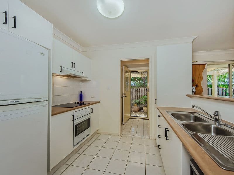 10 Lambor Drive, MUDGEERABA QLD 4213, Mudgeeraba - Thumbnail 3