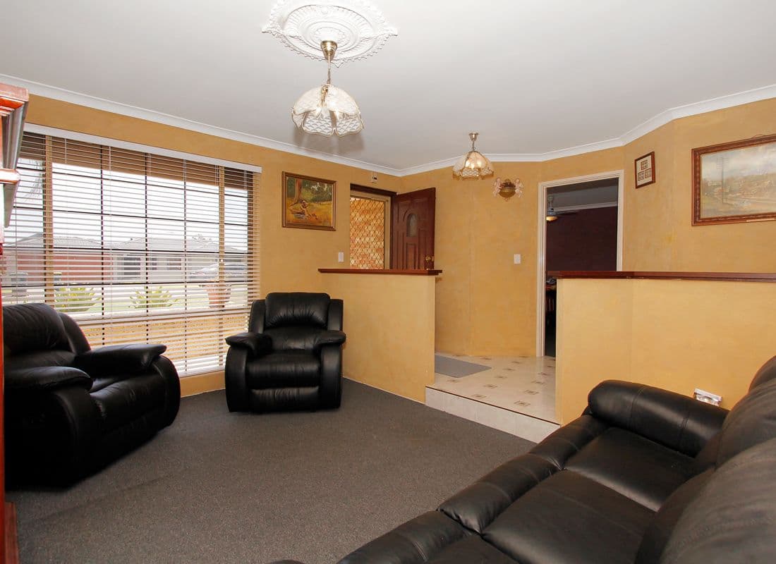 10 Avocet Grove, BALLAJURA WA 6066, Ballajura - Thumbnail 3