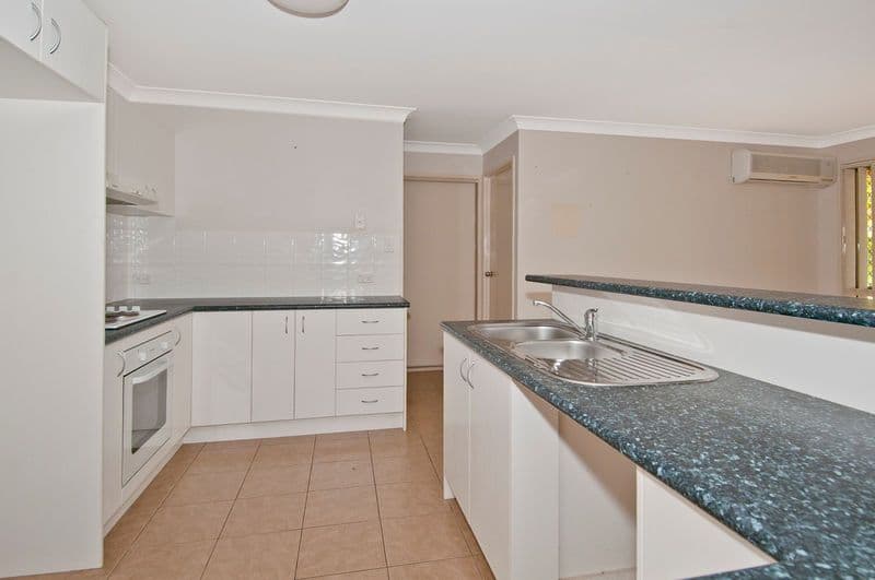 26 Pidgeon Boulevard, CRESTMEAD QLD 4132, Crestmead - Thumbnail 4