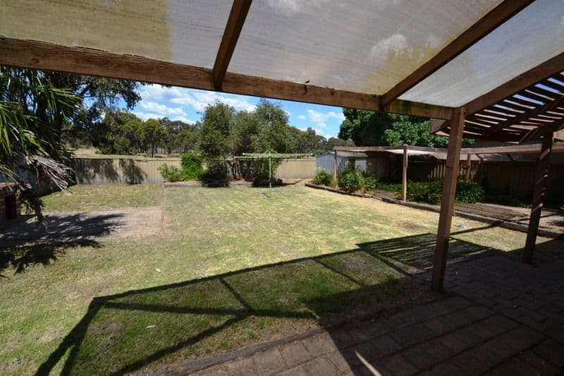 40 Redbank Road, SEYMOUR VIC 3660, Seymour - Thumbnail 3