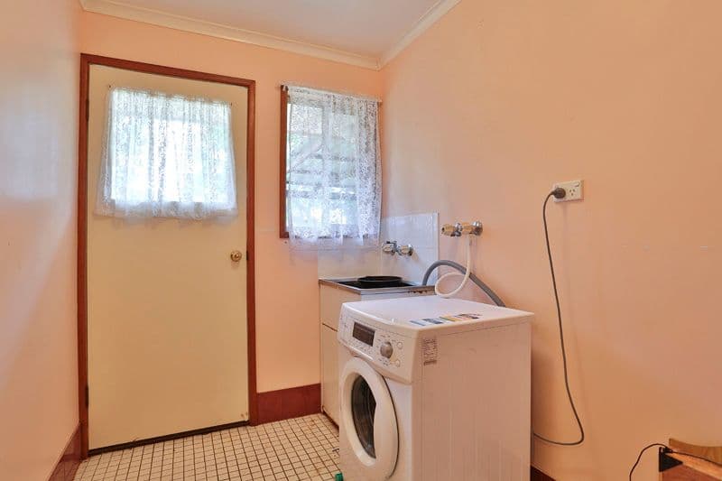 15 Seppelt Street, WILSONTON HEIGHTS QLD 4350, Bowral - Thumbnail 7