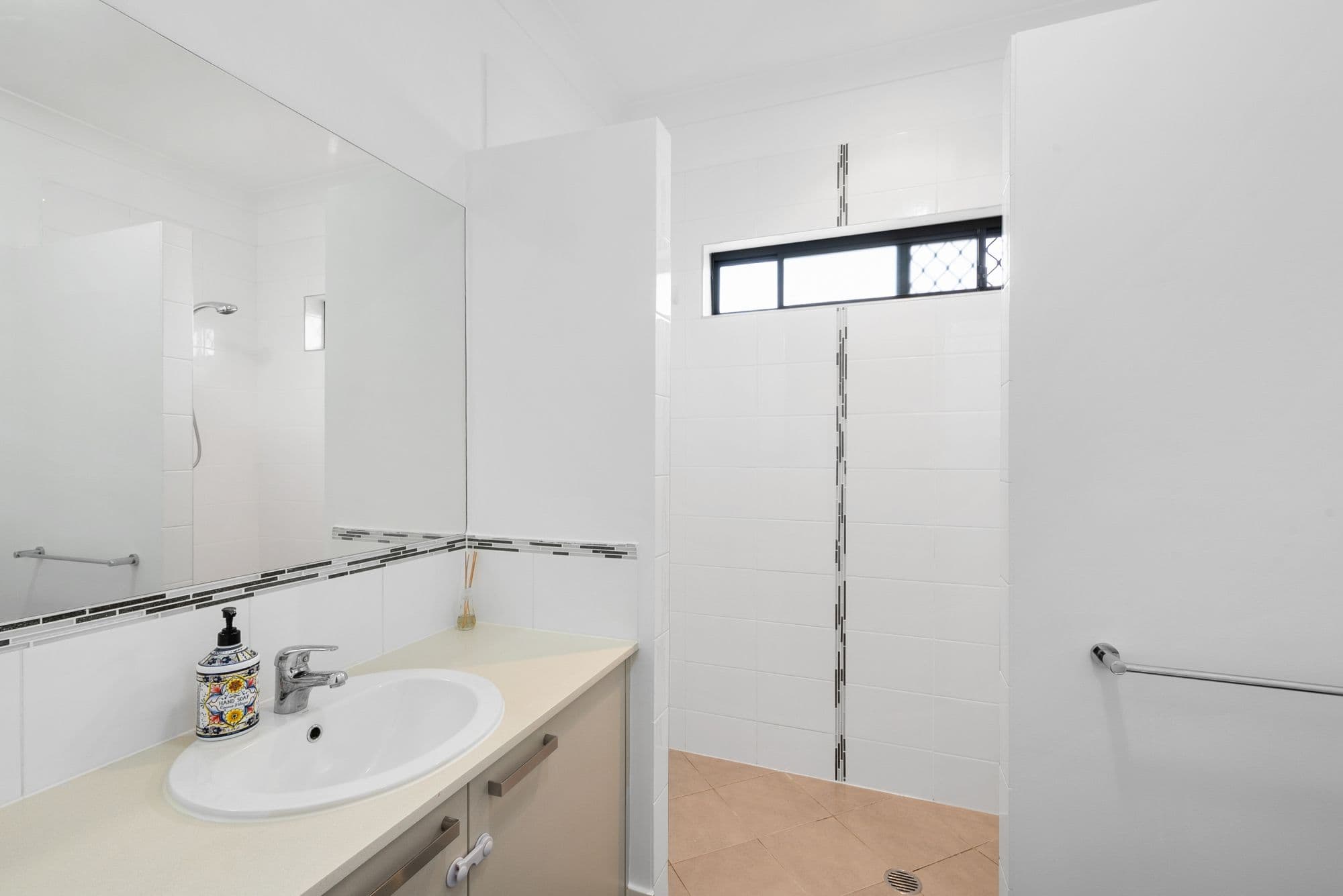 3 Edward Close, North Lakes QLD 4509, North Lakes - Thumbnail 8