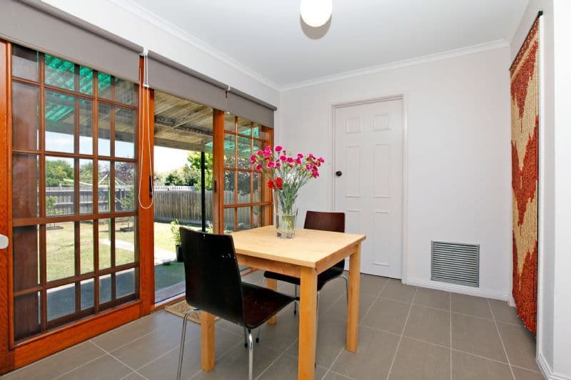 13 Finningley Drive, TULLAMARINE VIC 3043, Tullamarine - Thumbnail 4
