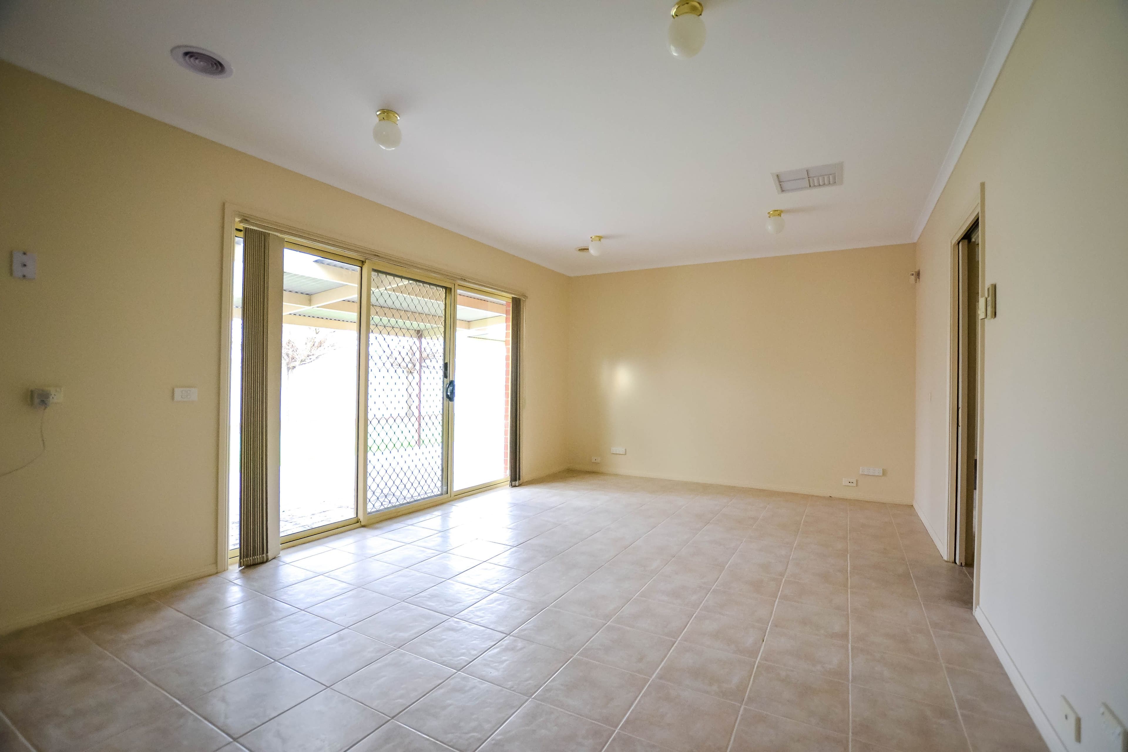 98 Myrtle Road, Ascot VIC 3551, Ascot - Thumbnail 2
