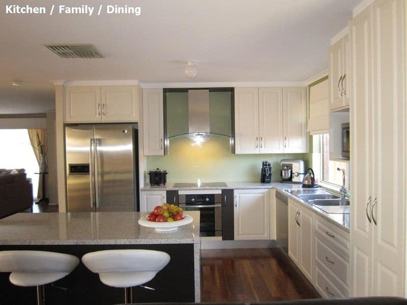 19 Badcoe Street, POORAKA SA 5095, Pooraka - Thumbnail 2