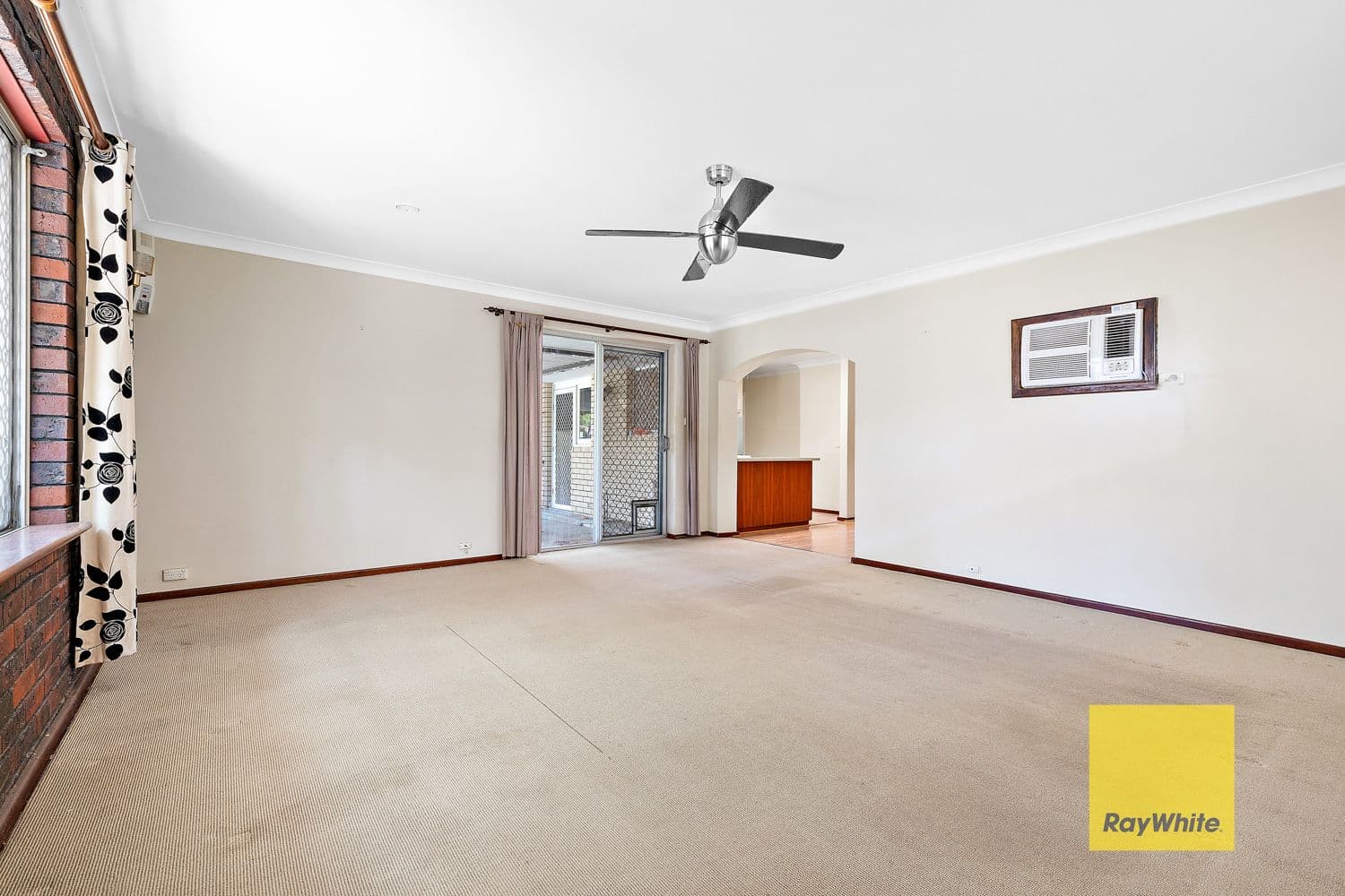 14 Nelligan Avenue, Girrawheen WA 6064, Girrawheen - Thumbnail 3