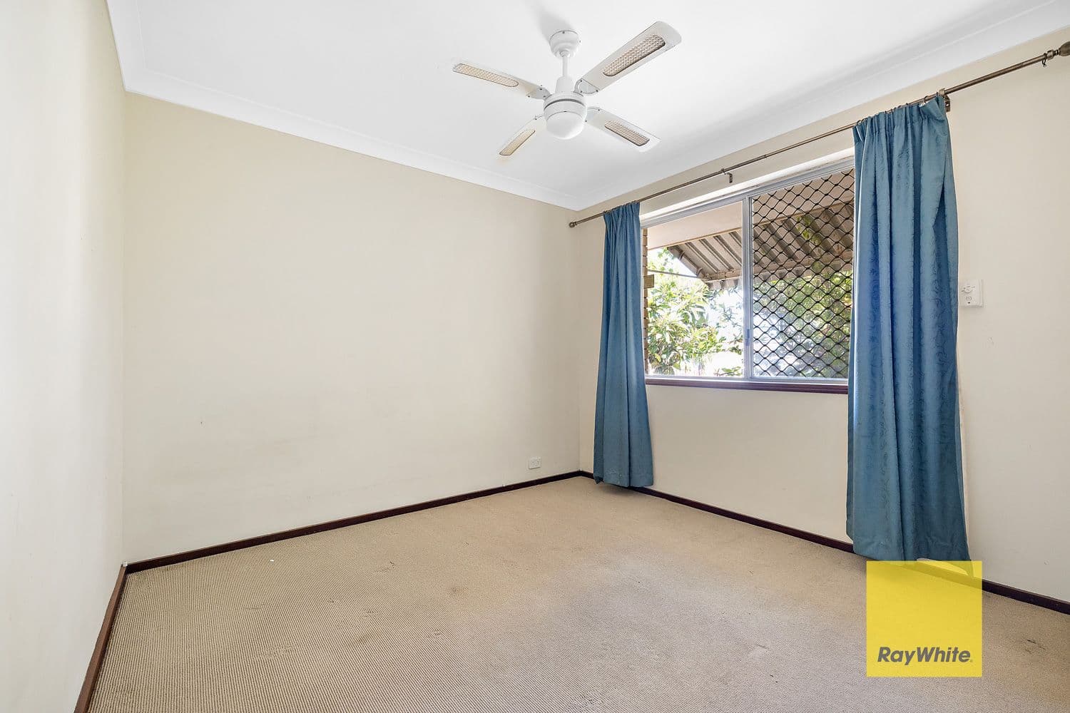 14 Nelligan Avenue, Girrawheen WA 6064, Girrawheen - Thumbnail 8
