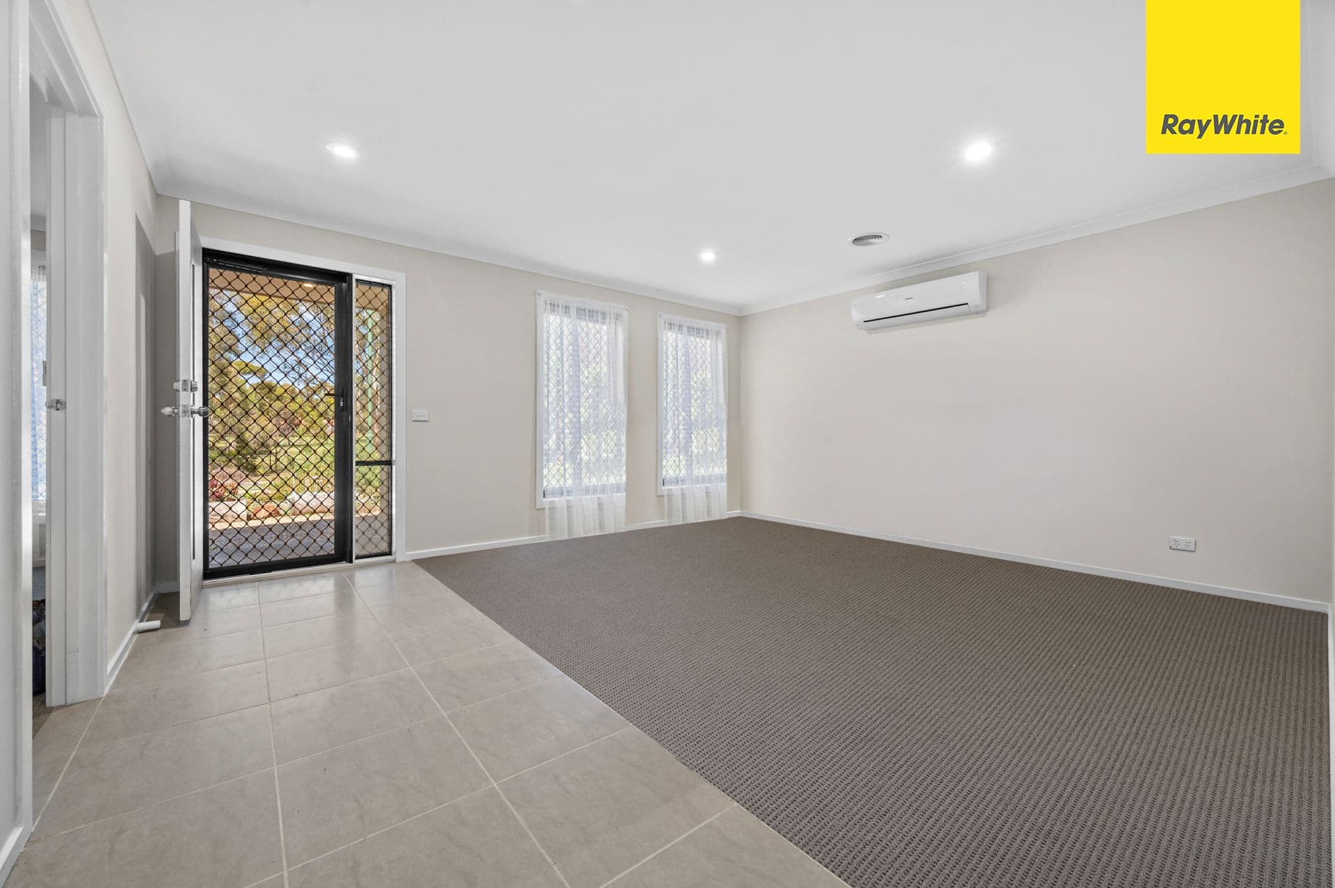 18 Arnolds Creek Boulevard, HARKNESS VIC 3337, Harkness - Thumbnail 2