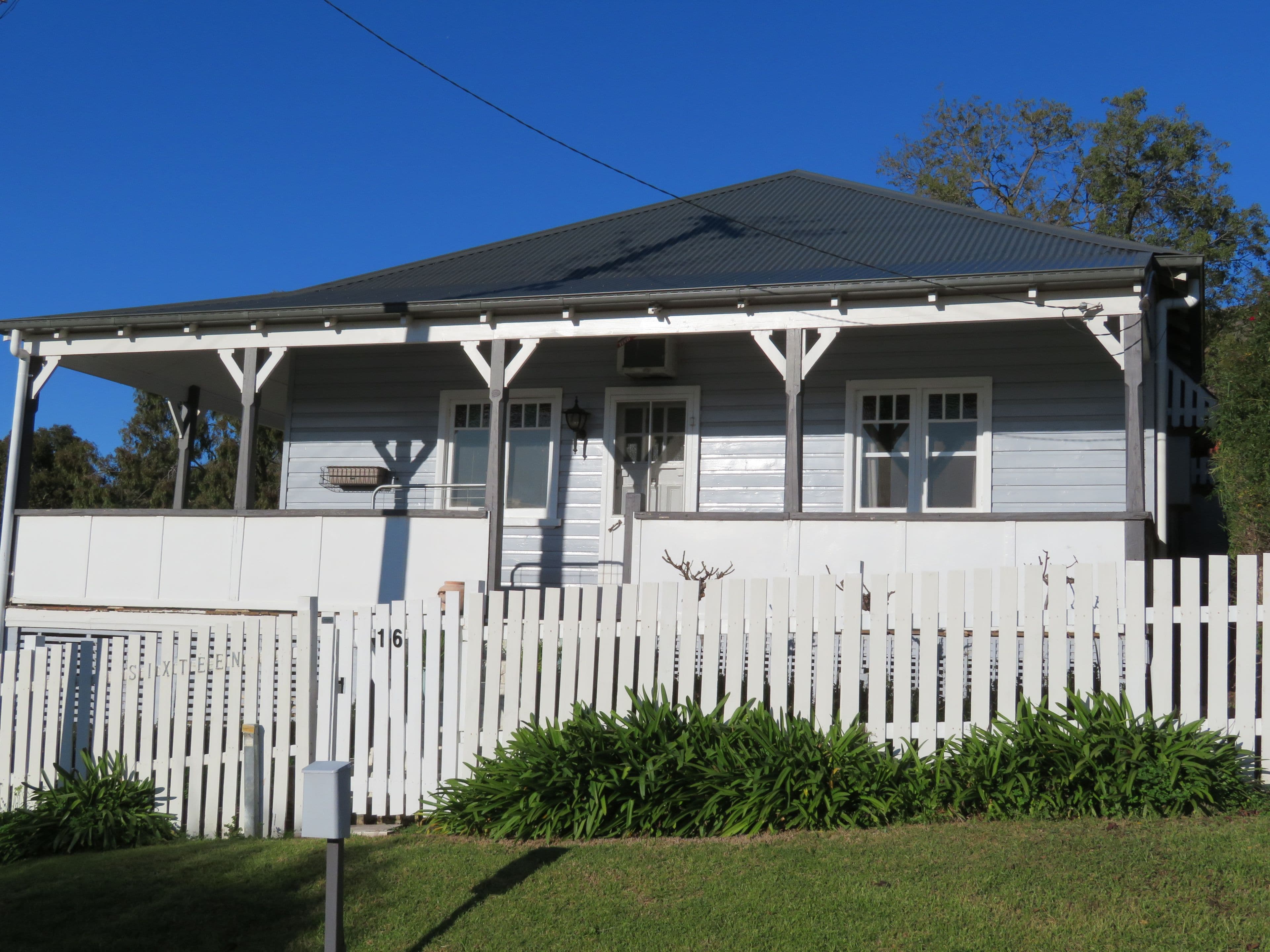 16 Francis Avenue, Gundagai NSW 2722, Gundagai - Image 1
