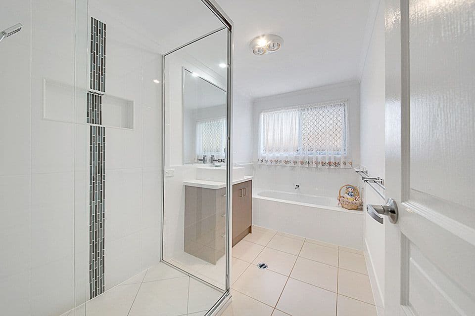 24 Bottlebrush Drive, Kirkwood QLD 4680, Kirkwood - Thumbnail 3
