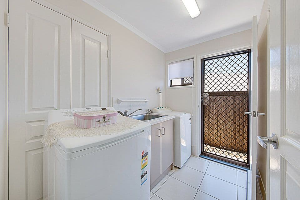 24 Bottlebrush Drive, Kirkwood QLD 4680, Kirkwood - Thumbnail 8