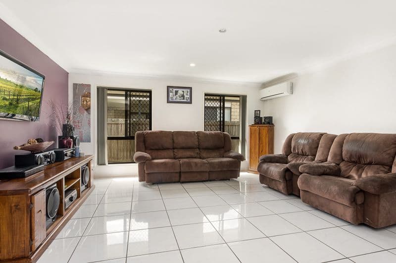 27 Riverbend Crescent, Morayfield QLD 4506, Morayfield - Thumbnail 4