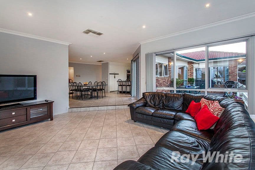 5 Cassin Court, Dandenong North VIC 3175, Dandenong North - Thumbnail 2