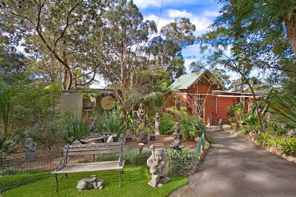 348 Lieutenant Bowen Drive, Bowen Mountain - Thumbnail 2