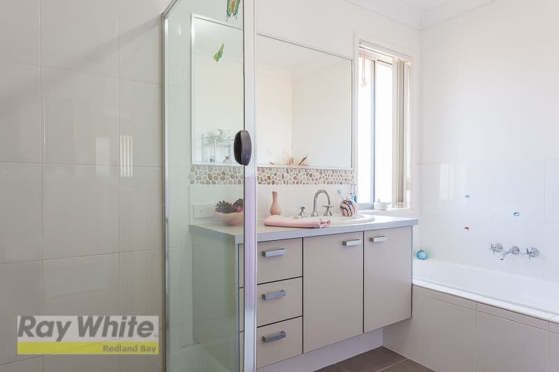 21 Shaw Place, REDLAND BAY QLD 4165, Redland Bay - Thumbnail 4