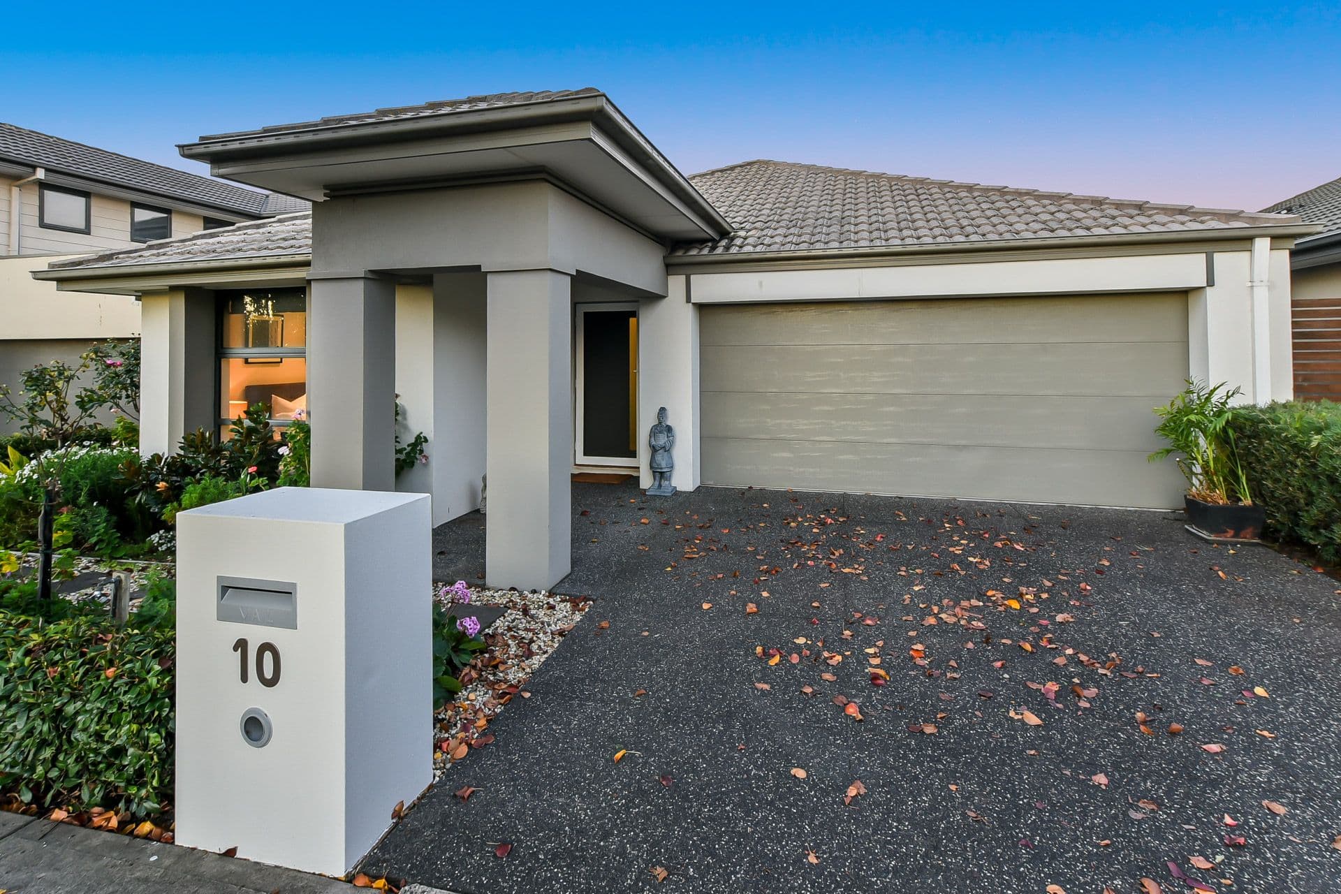 10 Lindeman Street, Berwick VIC 3806, Berwick - Thumbnail 2