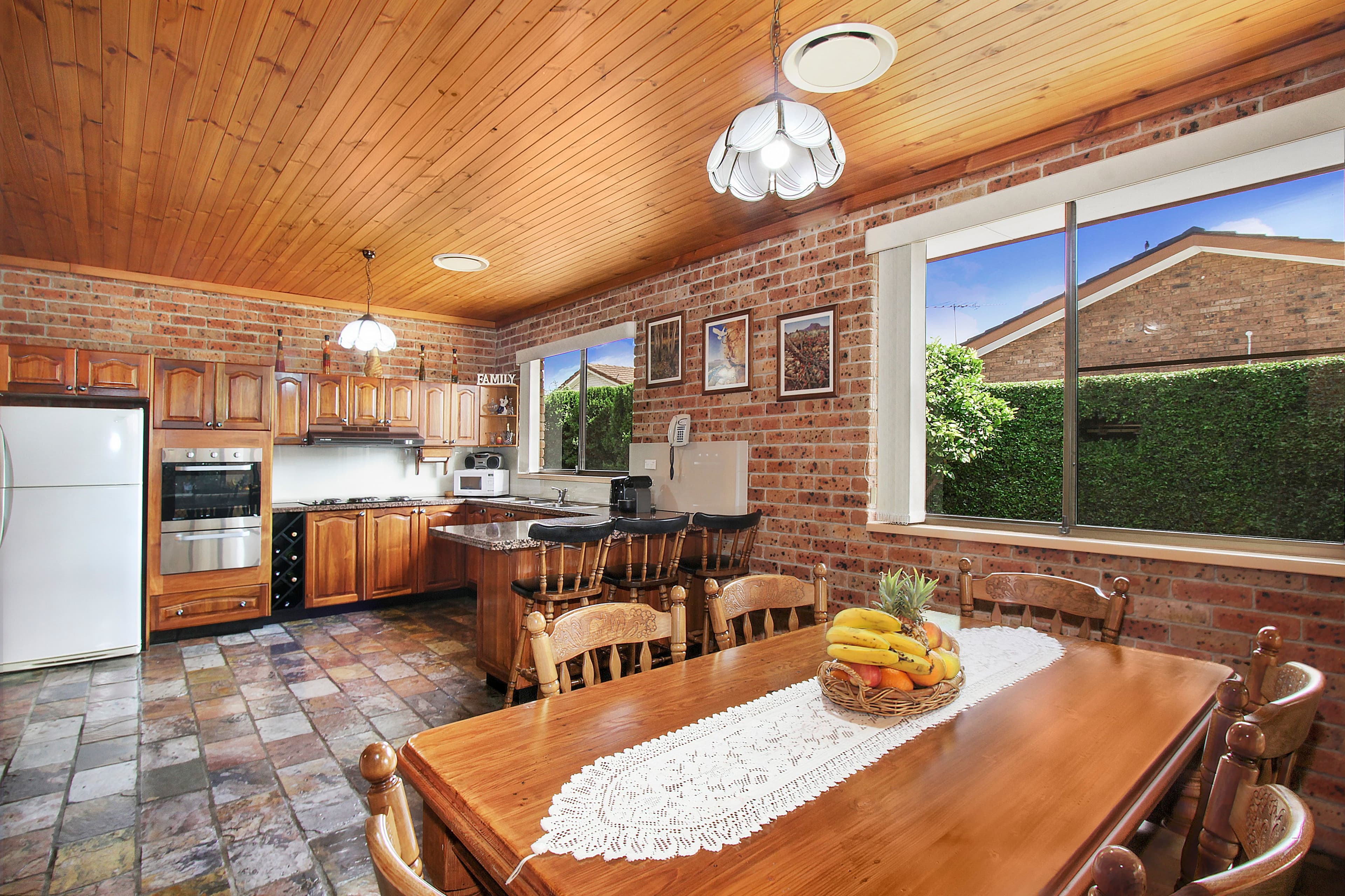 3 Batlow Place, Bossley Park NSW 2176, Bossley Park - Thumbnail 2
