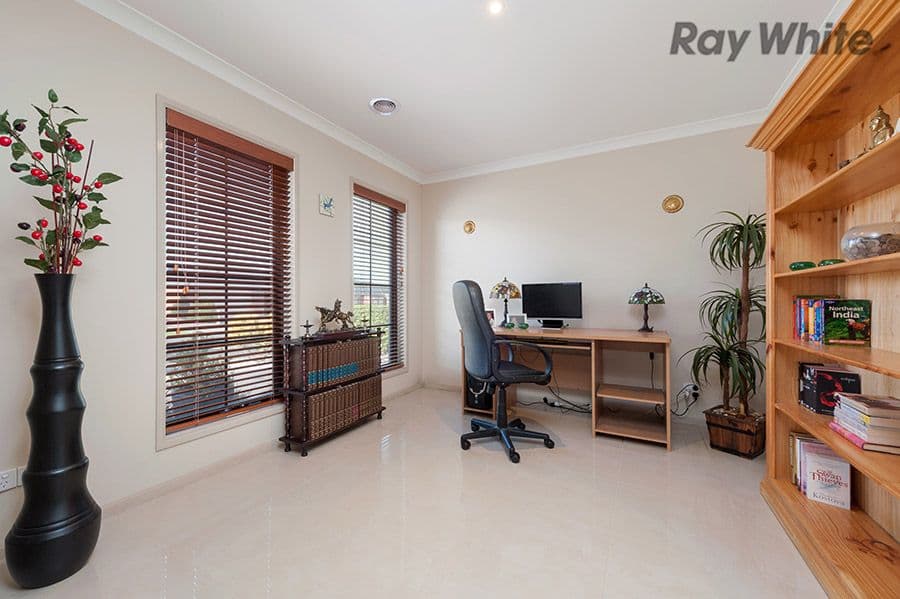 27 Addicott Way, Taylors Hill VIC 3037, Taylors Hill - Thumbnail 2