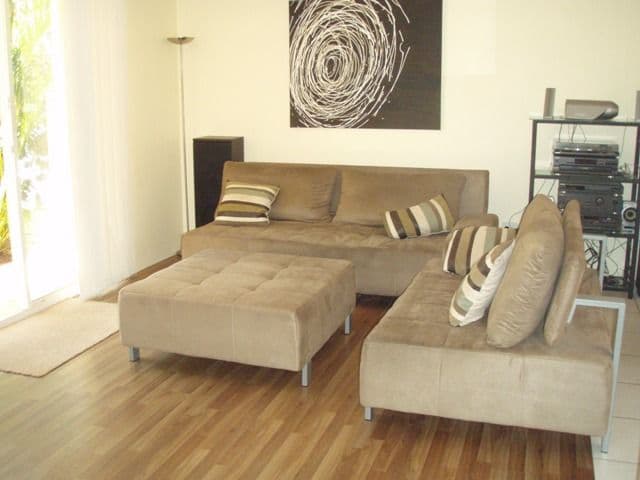 40 Poinsettia Avenue, RUNAWAY BAY QLD 4216, Runaway Bay - Thumbnail 4