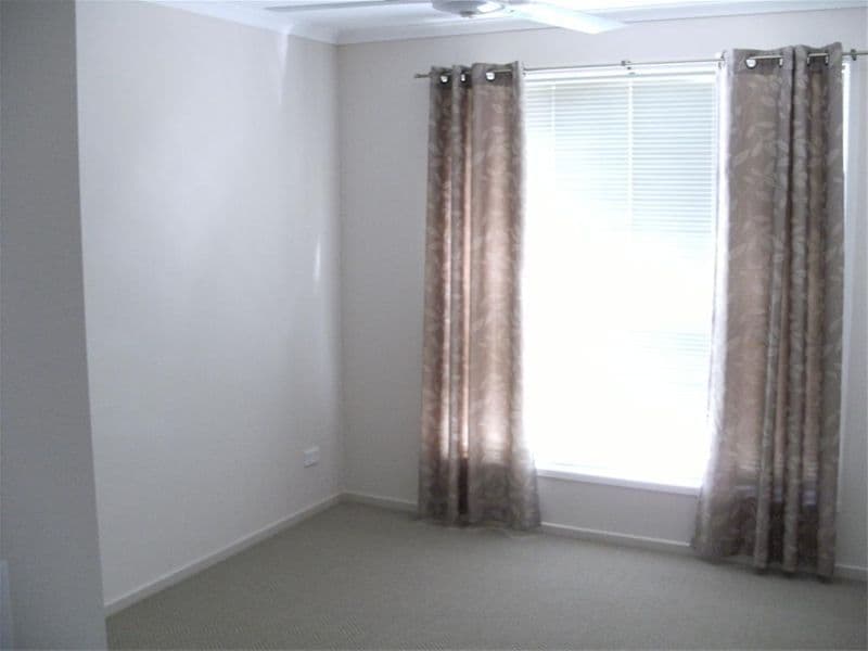 27 Tristania Cresent, URANGAN QLD 4655, Urangan - Thumbnail 8