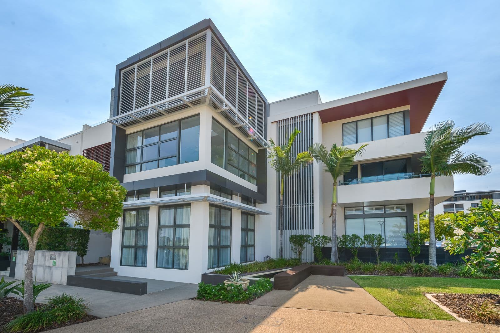 15 Salacia Drive, Paradise Point QLD 4216, Paradise Point - Thumbnail 2