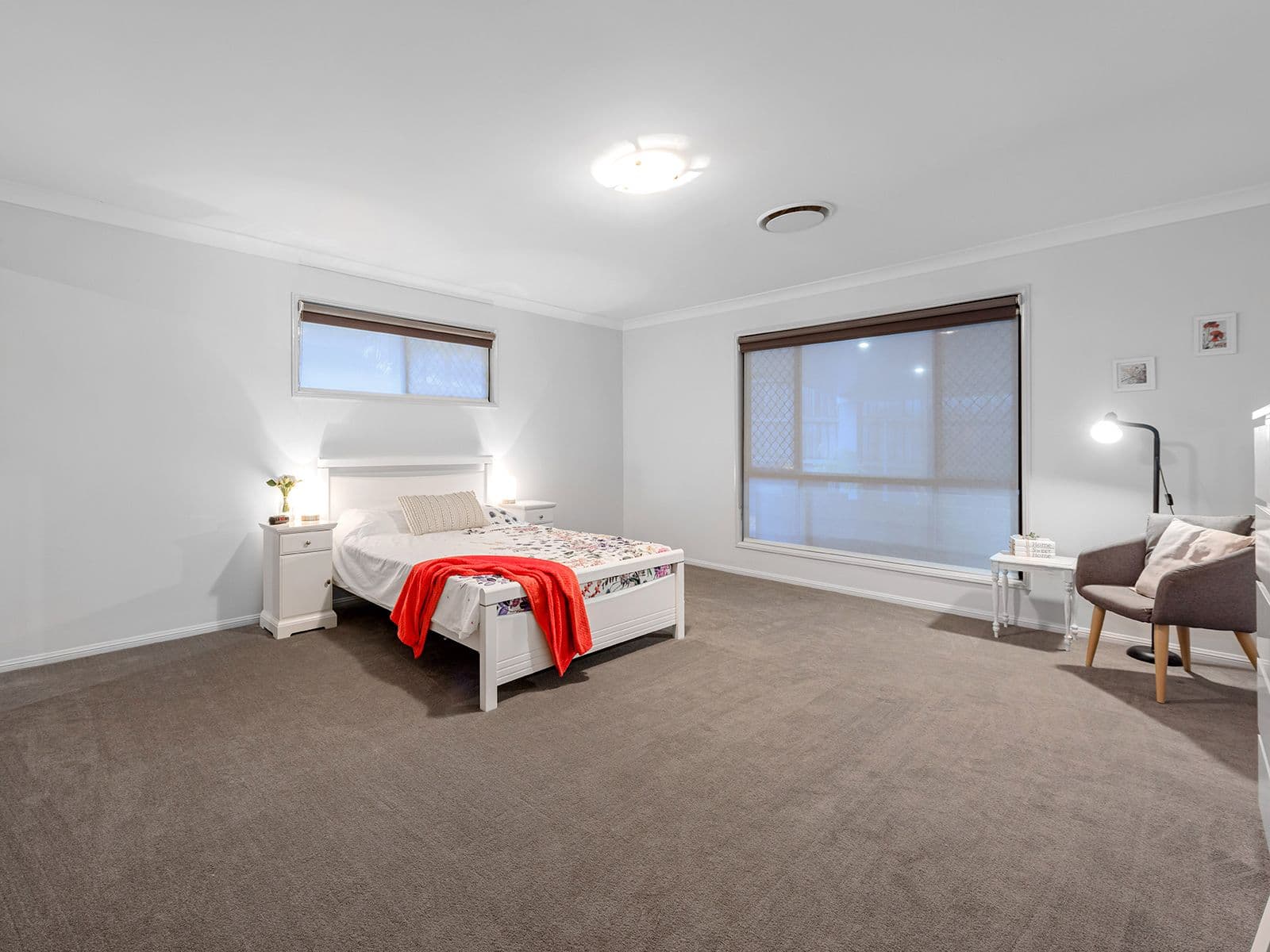 29 Lakeside Circuit, Sinnamon Park QLD 4073, Sinnamon Park - Thumbnail 2