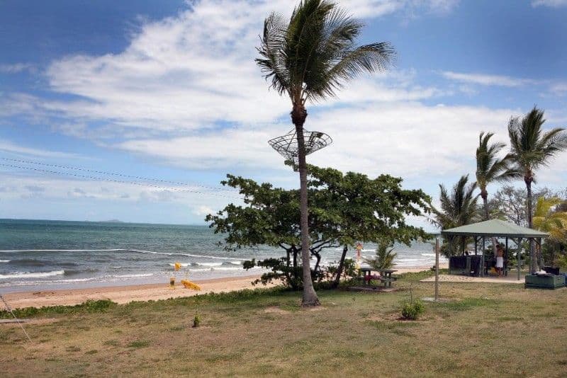 293-295 Ocean Parade, BALGAL BEACH QLD 4816, Balgal Beach - Thumbnail 2