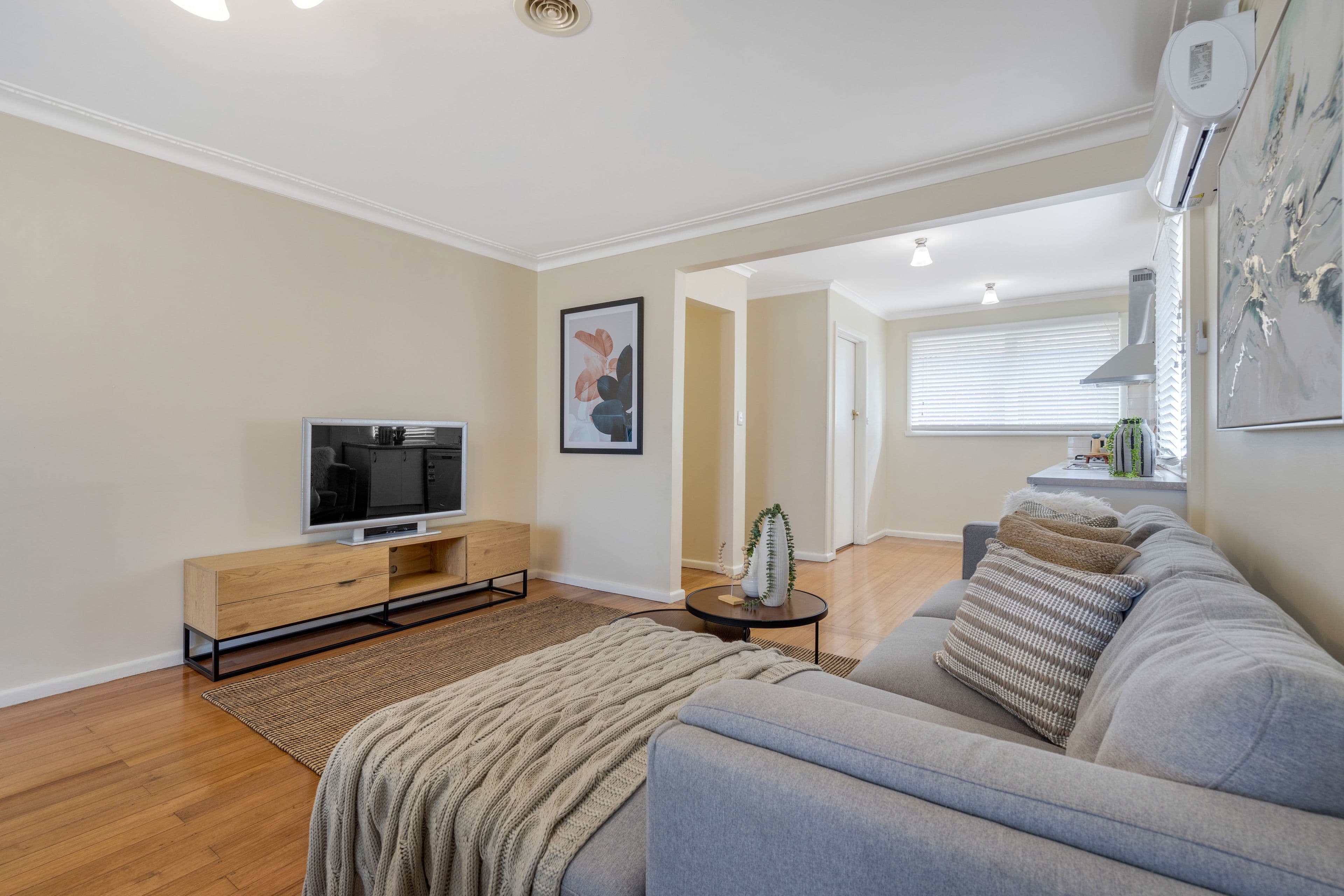 22 Dianne Avenue, Craigieburn VIC 3064, Craigieburn - Thumbnail 2