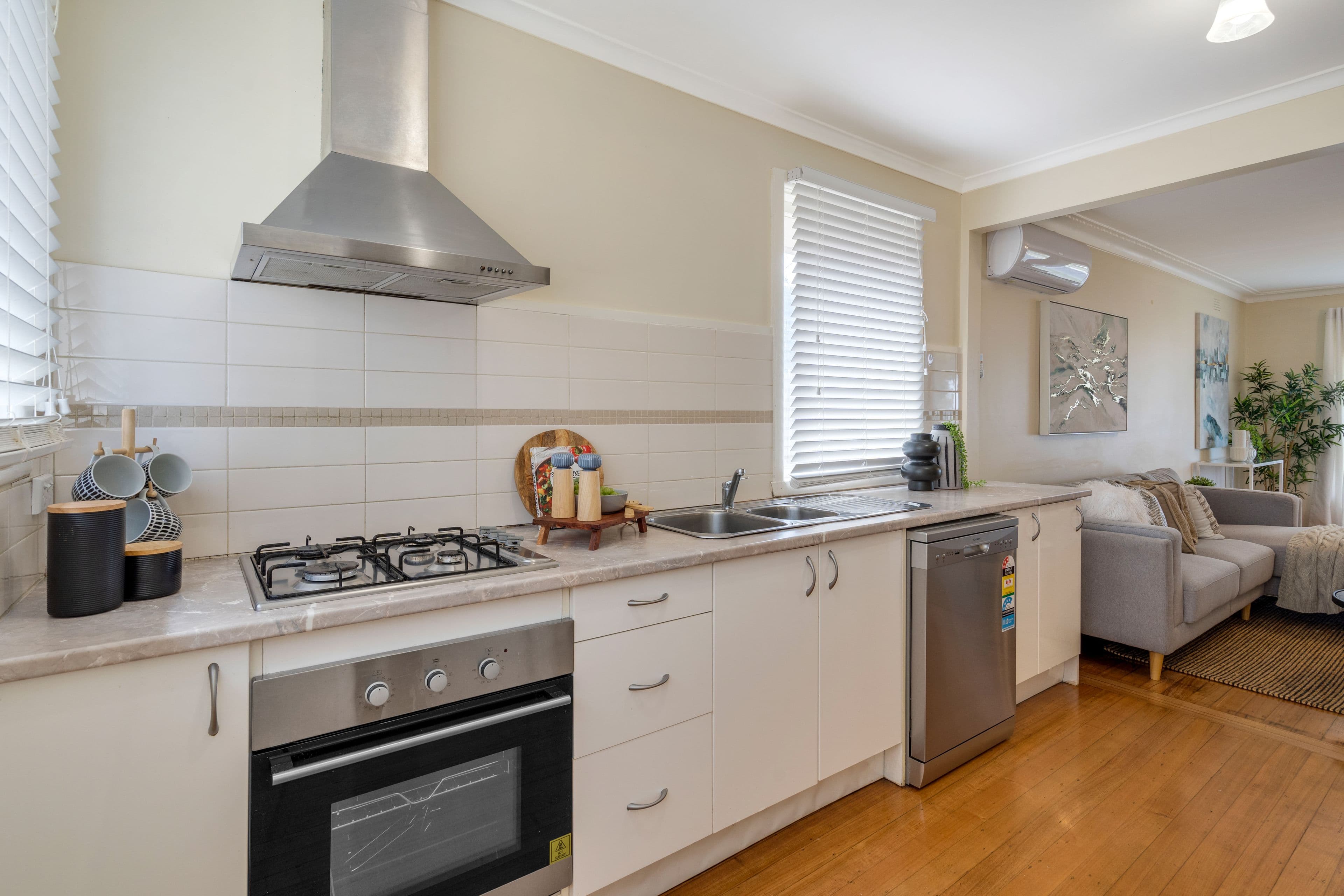 22 Dianne Avenue, Craigieburn VIC 3064, Craigieburn - Thumbnail 6