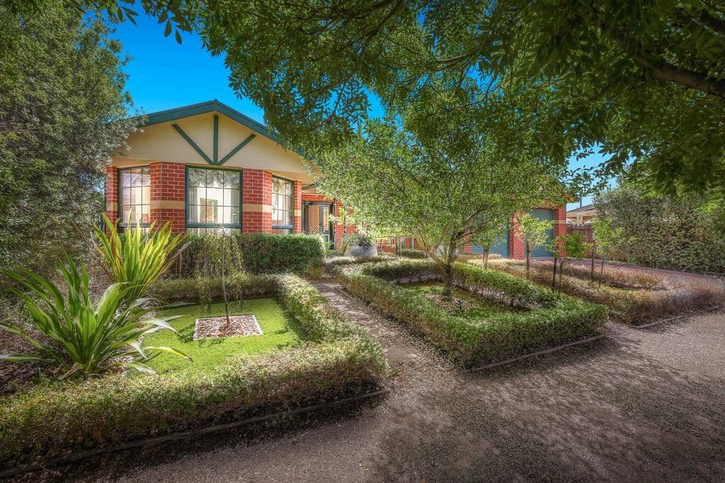 10 Erica Court, Hoppers Crossing VIC 3029, Hoppers Crossing - Image 1