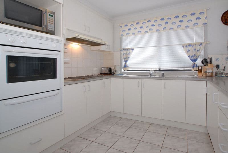 4 Missouri Place, WERRIBEE VIC 3030, Werribee - Thumbnail 2