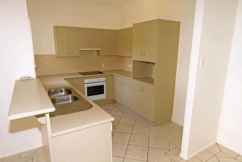 18 Corbett Street, YEPPOON QLD 4703, Yeppoon - Thumbnail 2