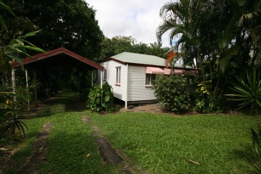 25 West Street, SARINA QLD 4737, Sarina - Thumbnail 2
