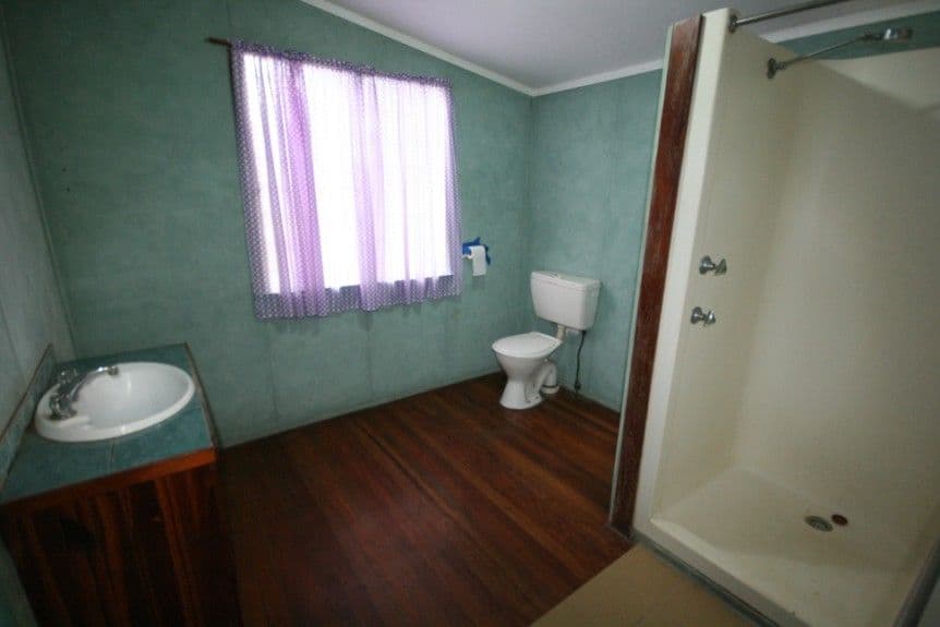 25 West Street, SARINA QLD 4737, Sarina - Thumbnail 8