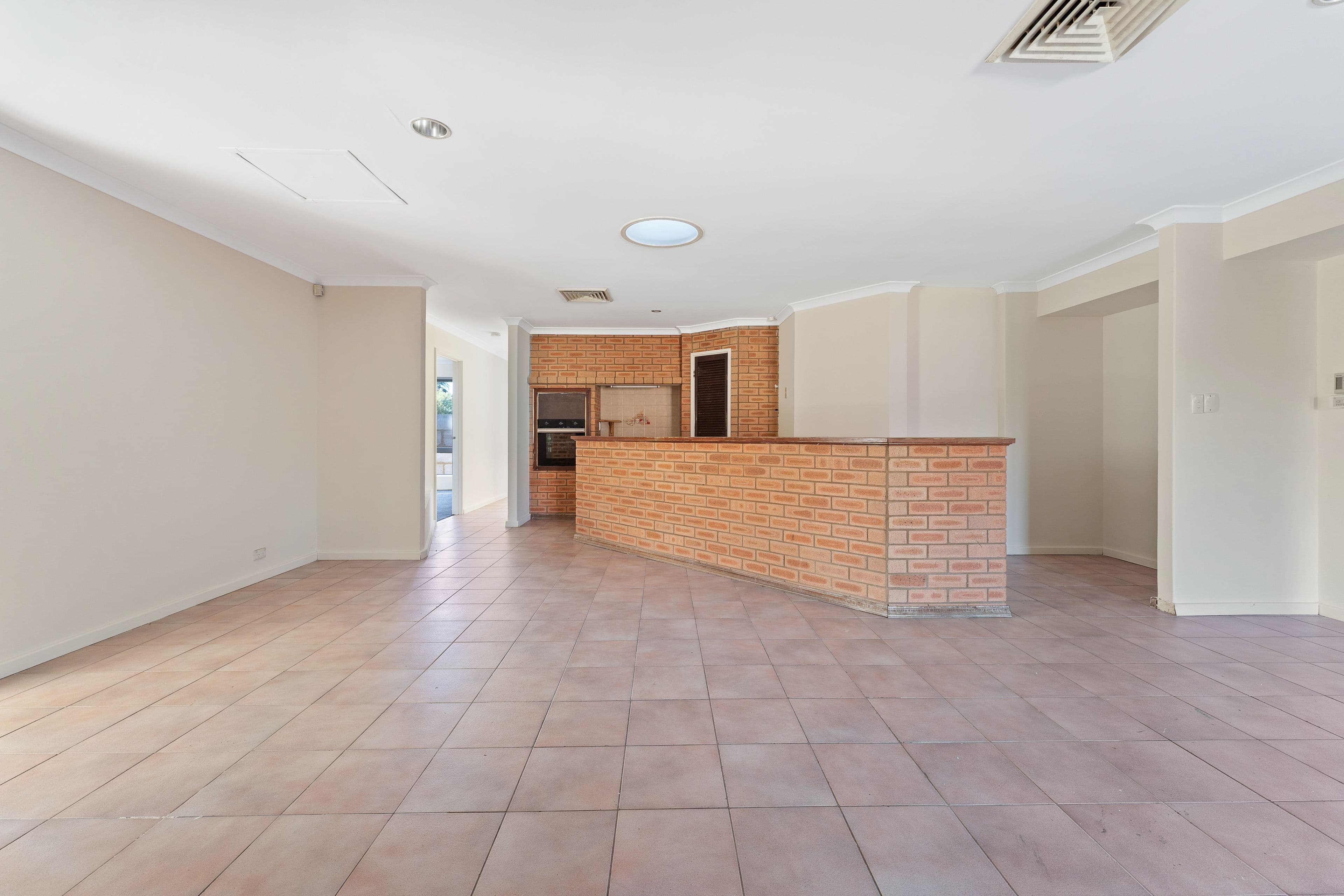 61 Bondi Crescent, Warnbro WA 6169, Warnbro - Thumbnail 3